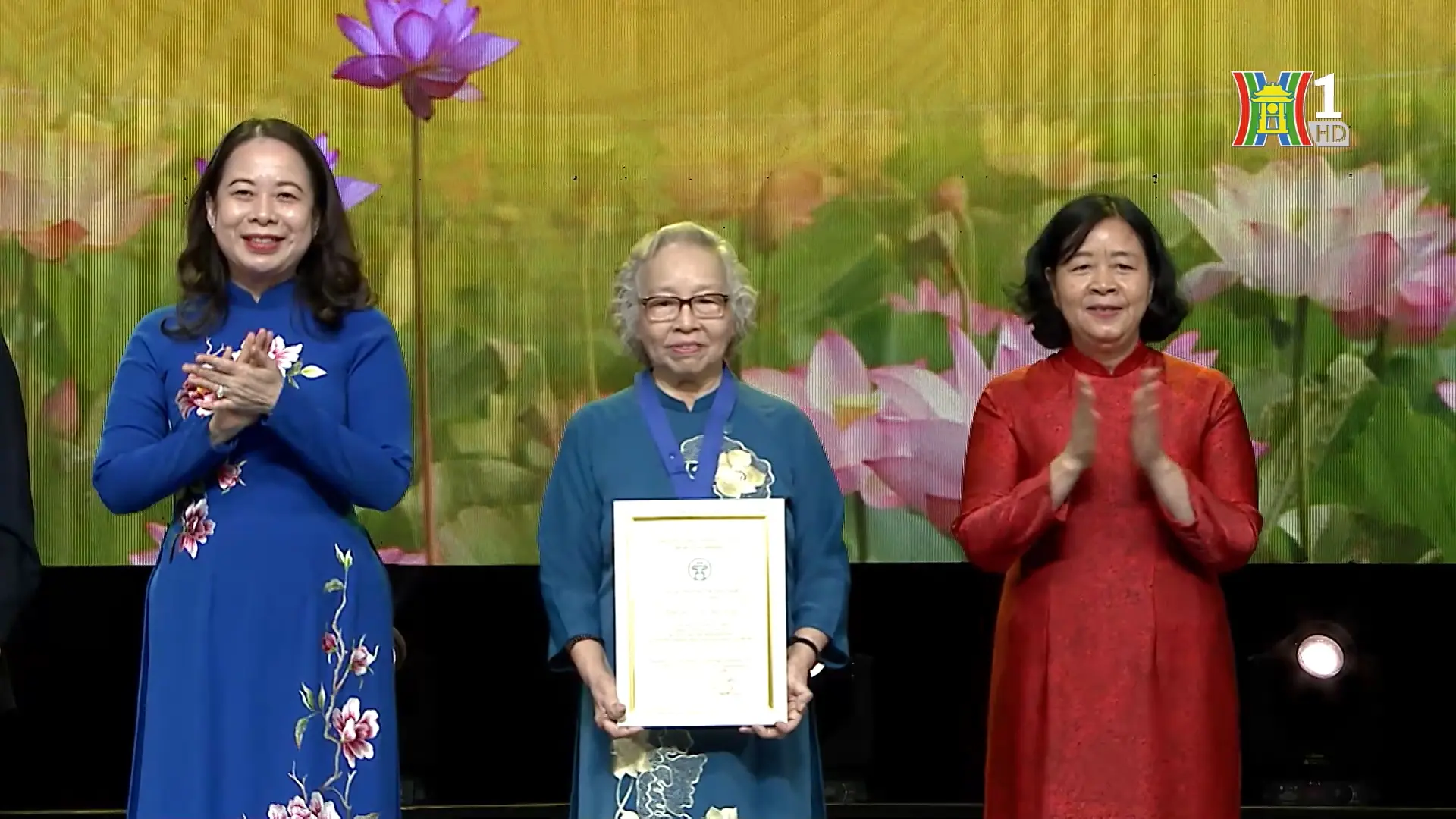 Bóng hồng Thủ đô | Phóng sự tài liệu | 20/10/2025